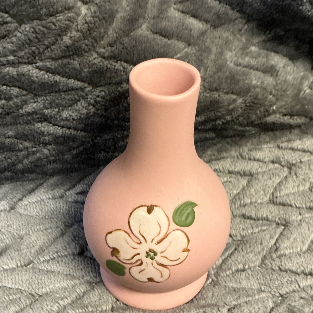 vintage pigeon Forge pottery, mini bud base Dogwood blossom design